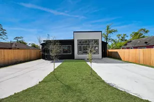 8106 Locksley St, Houston, TX 77078 - Photo 42