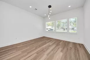 8106 Locksley St, Houston, TX 77078 - Photo 12