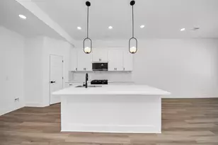 8106 Locksley St, Houston, TX 77078 - Photo 16