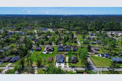 8106 Locksley Street, Houston, TX 77078 - Photo 40