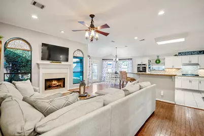 812 Woodland Lane, Conroe, TX 77302 - Photo 4