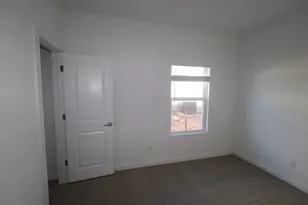 7811 Jade Crst Dr, Angleton, TX 77515 - Photo 10