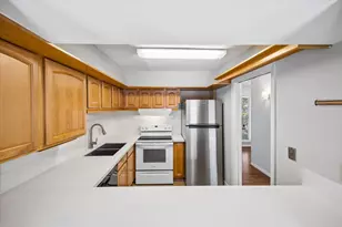 9025 Gaylord Dr, Houston, TX 77024 - Photo 8