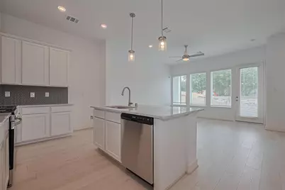 8927 Grovner Place, Houston, TX 77055 - Photo 6