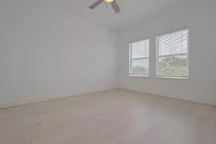 8927 Grovner Pl, Houston, TX 77055 - Photo 34