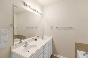 1146 Glenwood Canyon Ln, Houston, TX 77077 - Photo 16