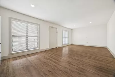 4300 Rosslyn Road #2, Houston, TX 77018 - Photo 2