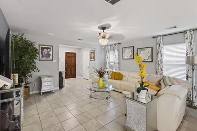 9839 Mills Field Drive, Houston, TX 77070 - Photo 4