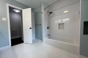 10903 Albury Dr, Houston, TX 77096 - Photo 14