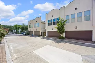 107 Riley Ln, Houston, TX 77003 - Photo 22