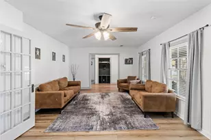 1902 Edgewood St, Liberty, TX 77575 - Photo 10