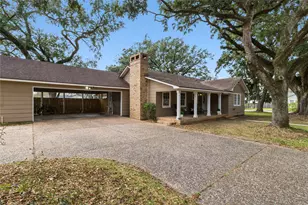 1902 Edgewood St, Liberty, TX 77575 - Photo 4