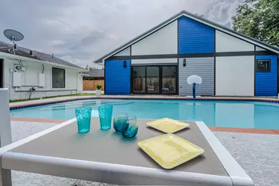 6518 Kury Lane, Houston, TX 77008 - Photo 2