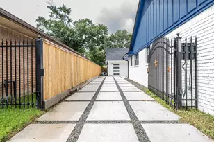 6518 Kury Ln, Houston, TX 77008 - Photo 26