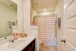 205 Laura Leigh Ln, Angleton, TX 77515 - Photo 20