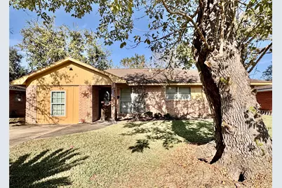 111 Mimosa, Lake Jackson, TX 77566 - Photo 1