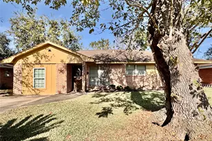 111 Mimosa, Lake Jackson, TX 77566 - Photo 1