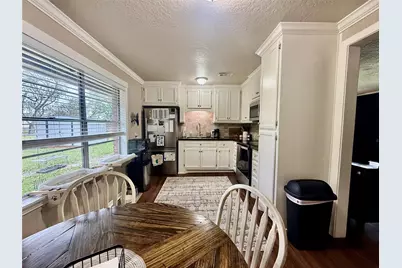 111 Mimosa, Lake Jackson, TX 77566 - Photo 4