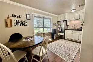 111 Mimosa, Lake Jackson, TX 77566 - Photo 8