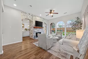 819 Maplewood Falls Ct, Houston, TX 77062 - Photo 18