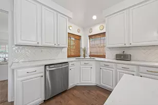 819 Maplewood Falls Ct, Houston, TX 77062 - Photo 12