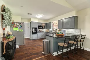 112 Blossom St, Lake Jackson, TX 77566 - Photo 12