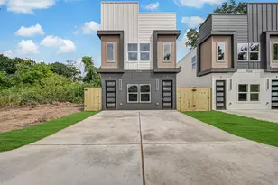 968 South Ln, Houston, TX 77088 - Photo 1