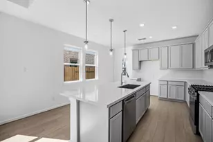 22118 Strathfield Cir, Cypress, TX 77433 - Photo 4