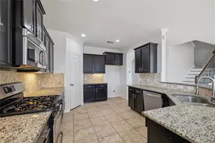 13108 Summit Harvest Ln, Rosharon, TX 77583 - Photo 4