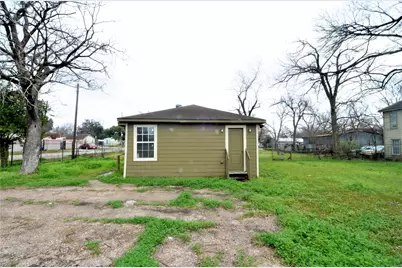 7326 Eagle Pass Street, Houston, TX 77020 - Photo 2
