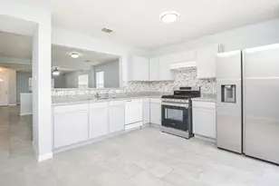 9503 Eaglewood Spring Dr, Houston, TX 77083 - Photo 8