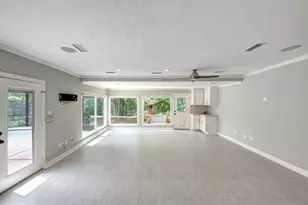 6107 Queenswood Ln, Houston, TX 77008 - Photo 14