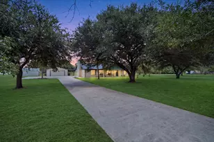 2243 Green Meadows Dr, Sealy, TX 77474 - Photo 2