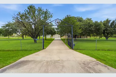 2243 Green Meadows Drive, Sealy, TX 77474 - Photo 6