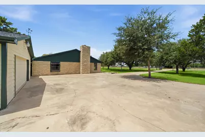 2243 Green Meadows Drive, Sealy, TX 77474 - Photo 10