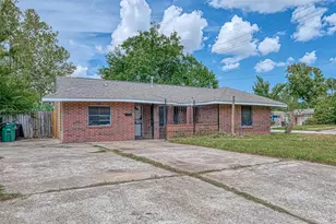 5431 Willow Glen Dr, Houston, TX 77033 - Photo 2