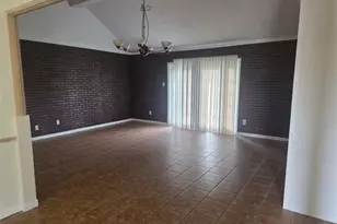 8762 Mickleton Dr, Houston, TX 77088 - Photo 2