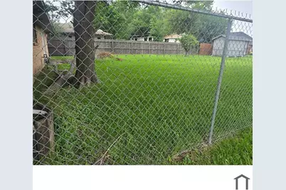 8762 Mickleton Drive, Houston, TX 77088 - Photo 12