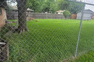 8762 Mickleton Dr, Houston, TX 77088 - Photo 12
