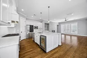415 W 16th St, Houston, TX 77008 - Photo 1