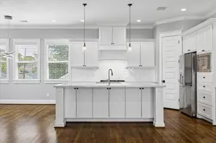 415 W 16th St, Houston, TX 77008 - Photo 2