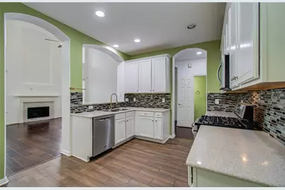 2307 Canyon Springs Drive, Pearland, TX 77584 - Photo 18