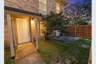 1902 Avenue B, Katy, TX 77493 - Photo 2