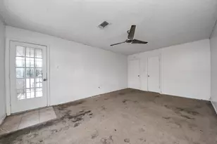 5747 Easthampton Dr, Houston, TX 77039 - Photo 32