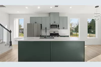 1313 Knight St #2, Houston, TX 77022 - Photo 2