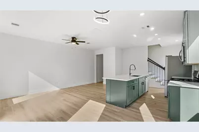 1313 Knight St #2, Houston, TX 77022 - Photo 4