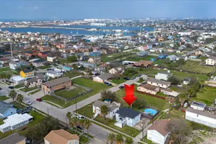 2210 67th St, Galveston, TX 77551 - Photo 46