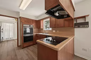 1823 Pinewood Ct, Sugar Land, TX 77498 - Photo 18