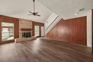 1823 Pinewood Ct, Sugar Land, TX 77498 - Photo 10