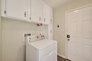 1823 Pinewood Ct, Sugar Land, TX 77498 - Photo 22